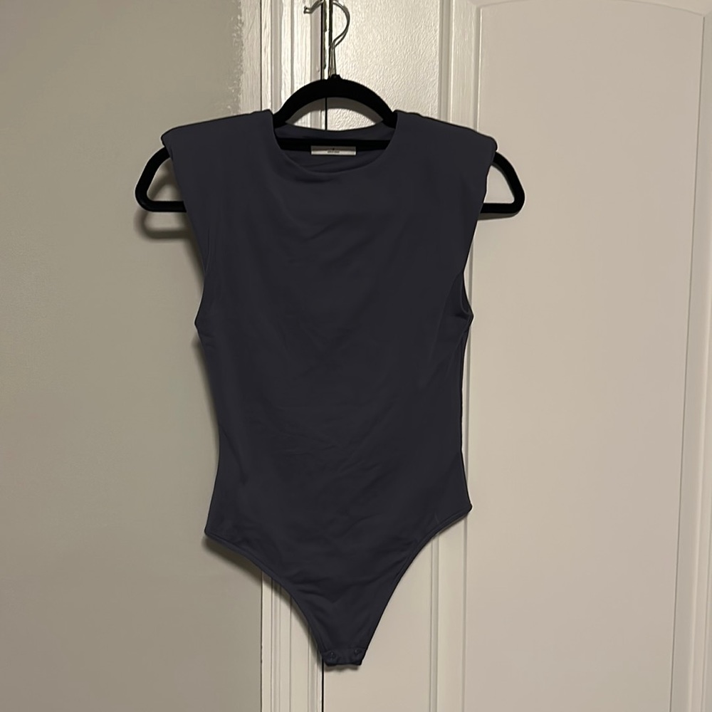 NWOT Aritzia Babaton Contour Bodysuit